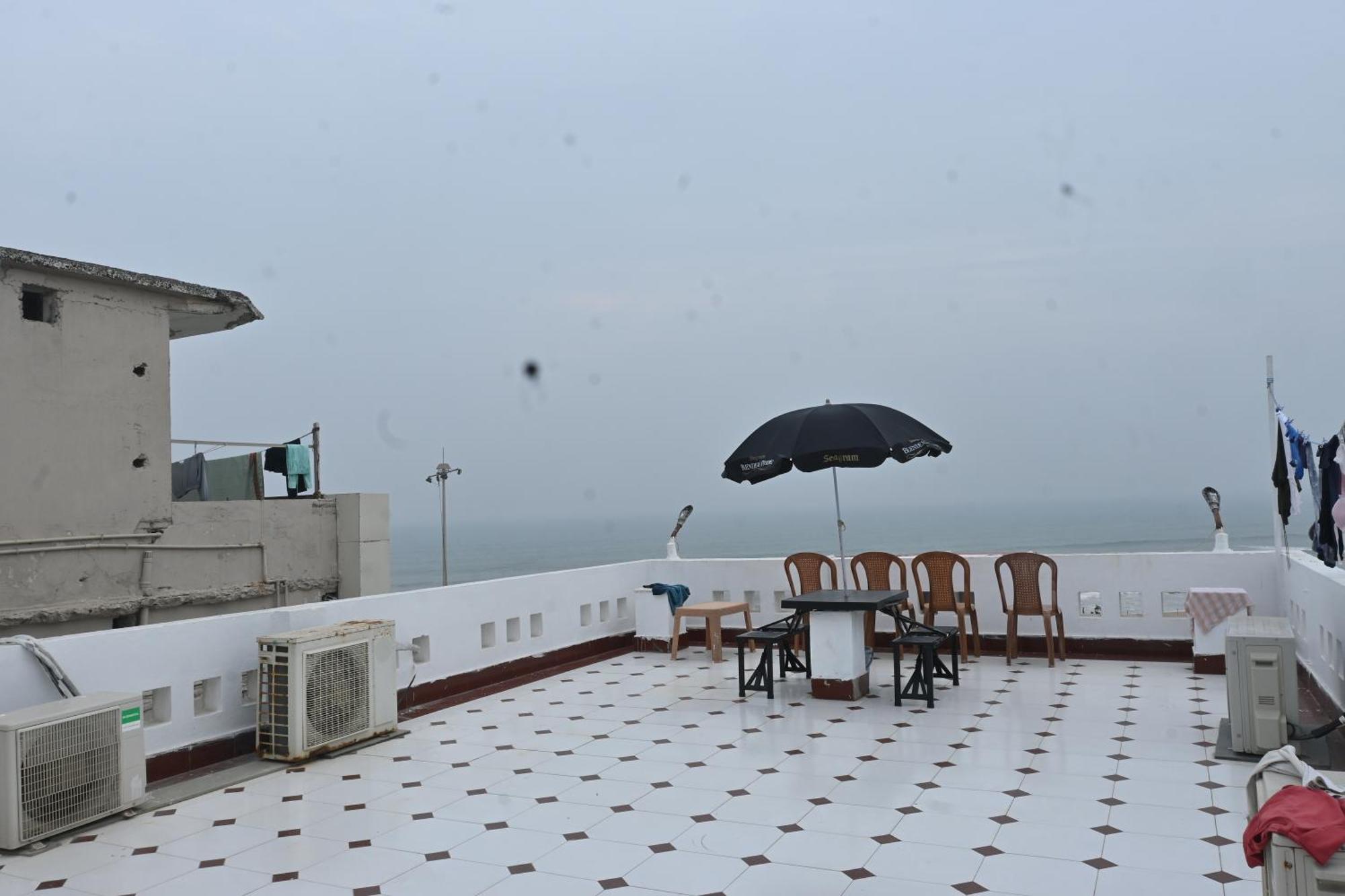 Hotel The Finch Puri Exterior photo